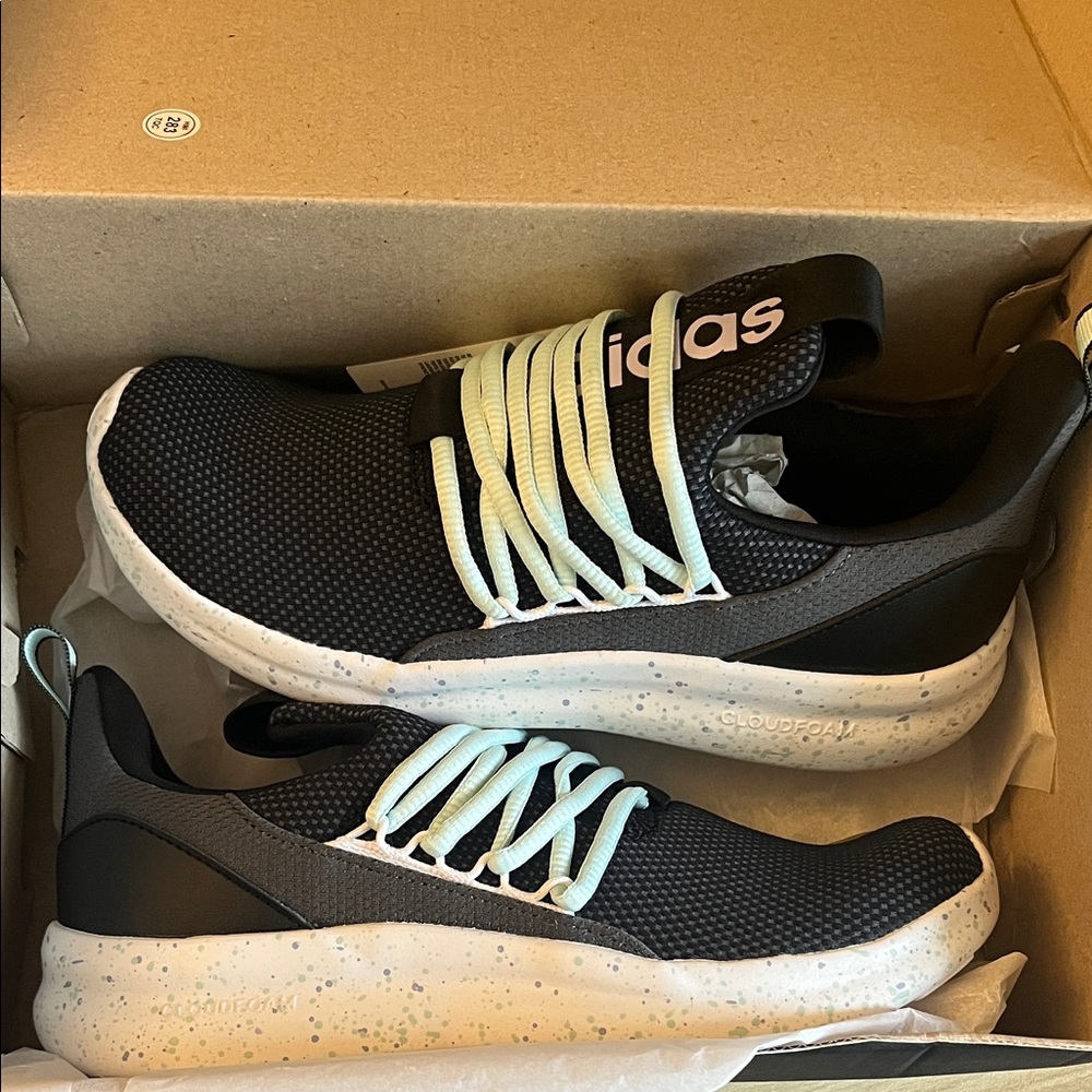 Adidas women’s size 7 Lite Racer Adapt 7.0 
New in box!